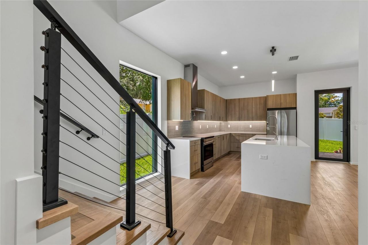 1305 Hilton Place, Tampa, FL 33604 Photo