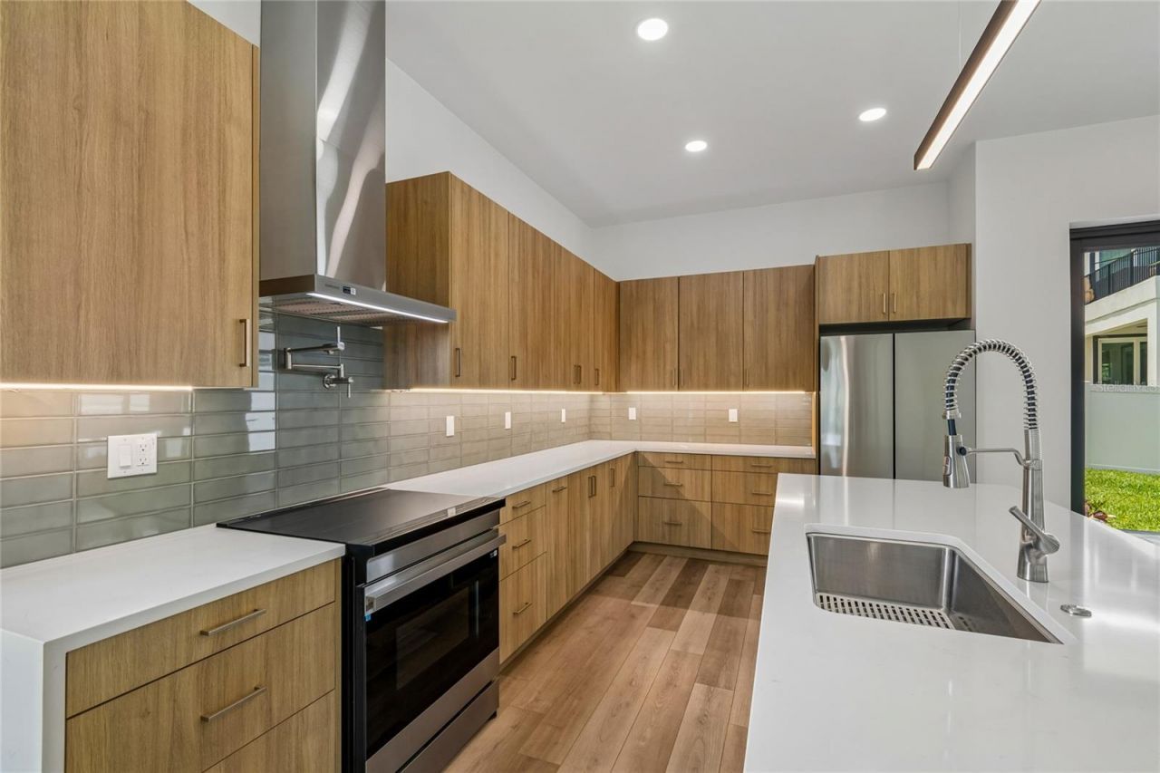 1305 Hilton Place, Tampa, FL 33604 Photo