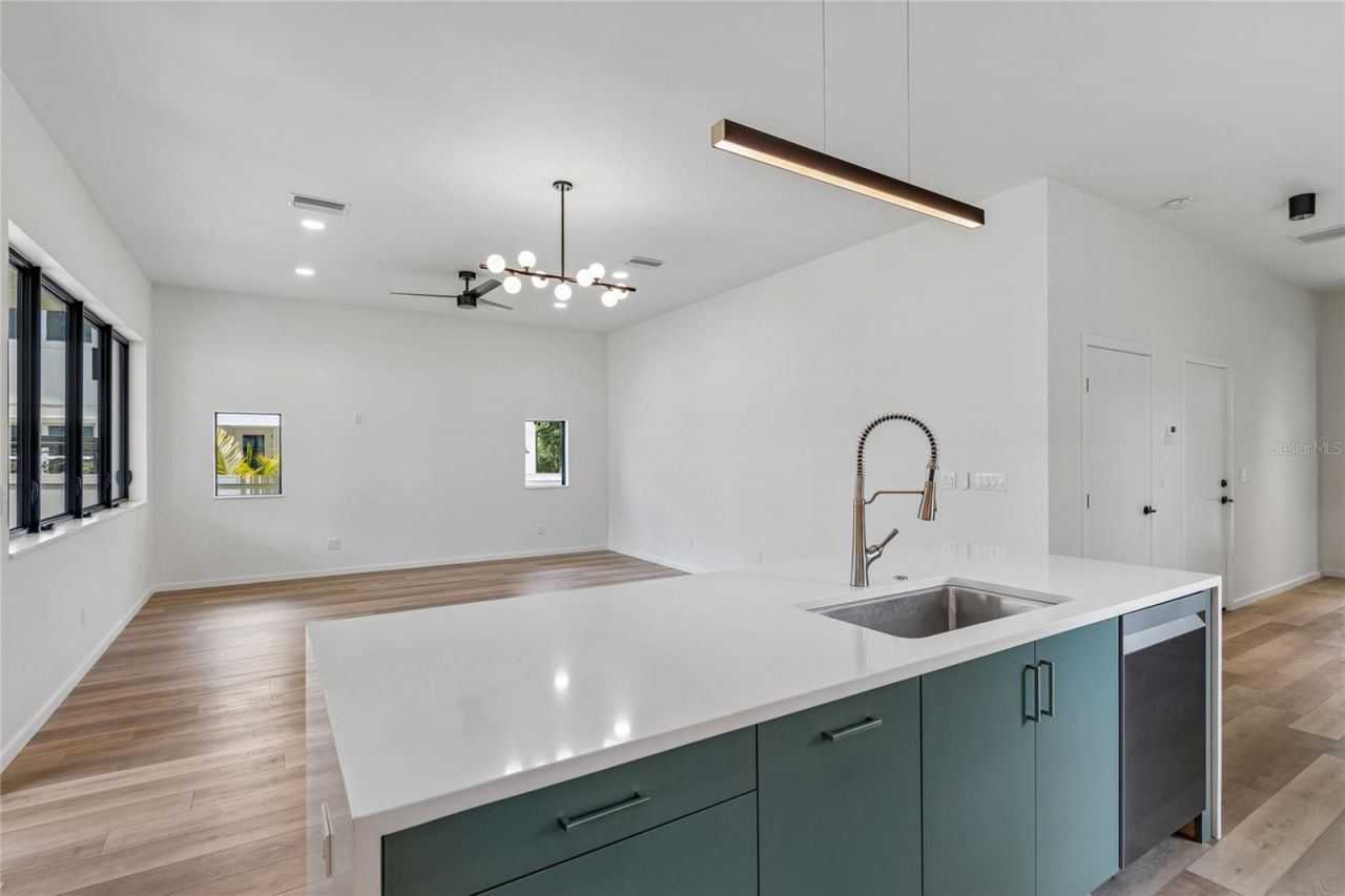 1305 Hilton Place, Tampa, FL 33604 Photo