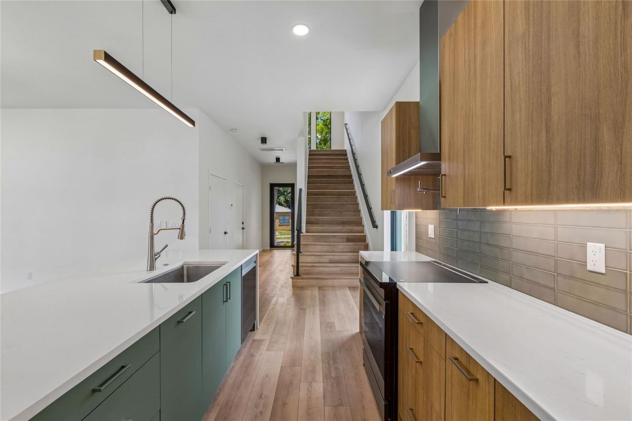 1305 Hilton Place, Tampa, FL 33604 Photo