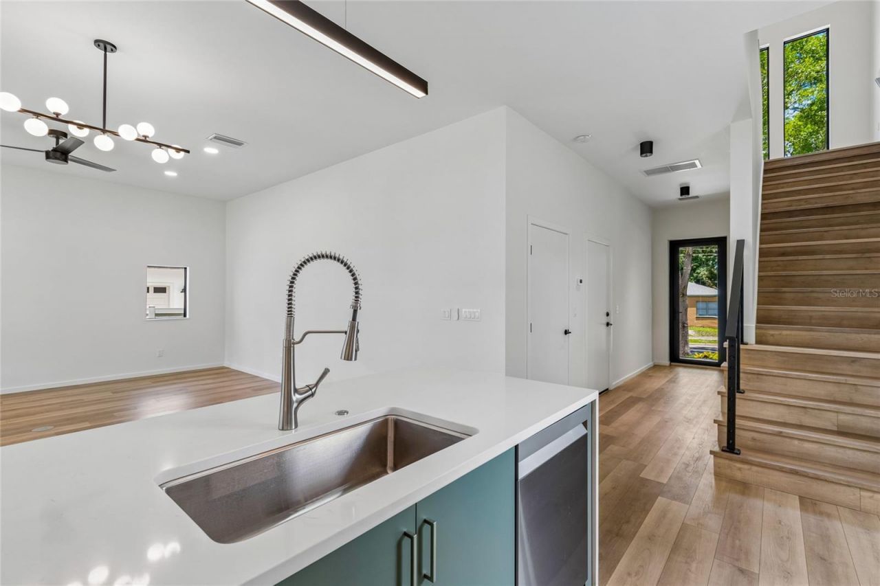 1305 Hilton Place, Tampa, FL 33604 Photo