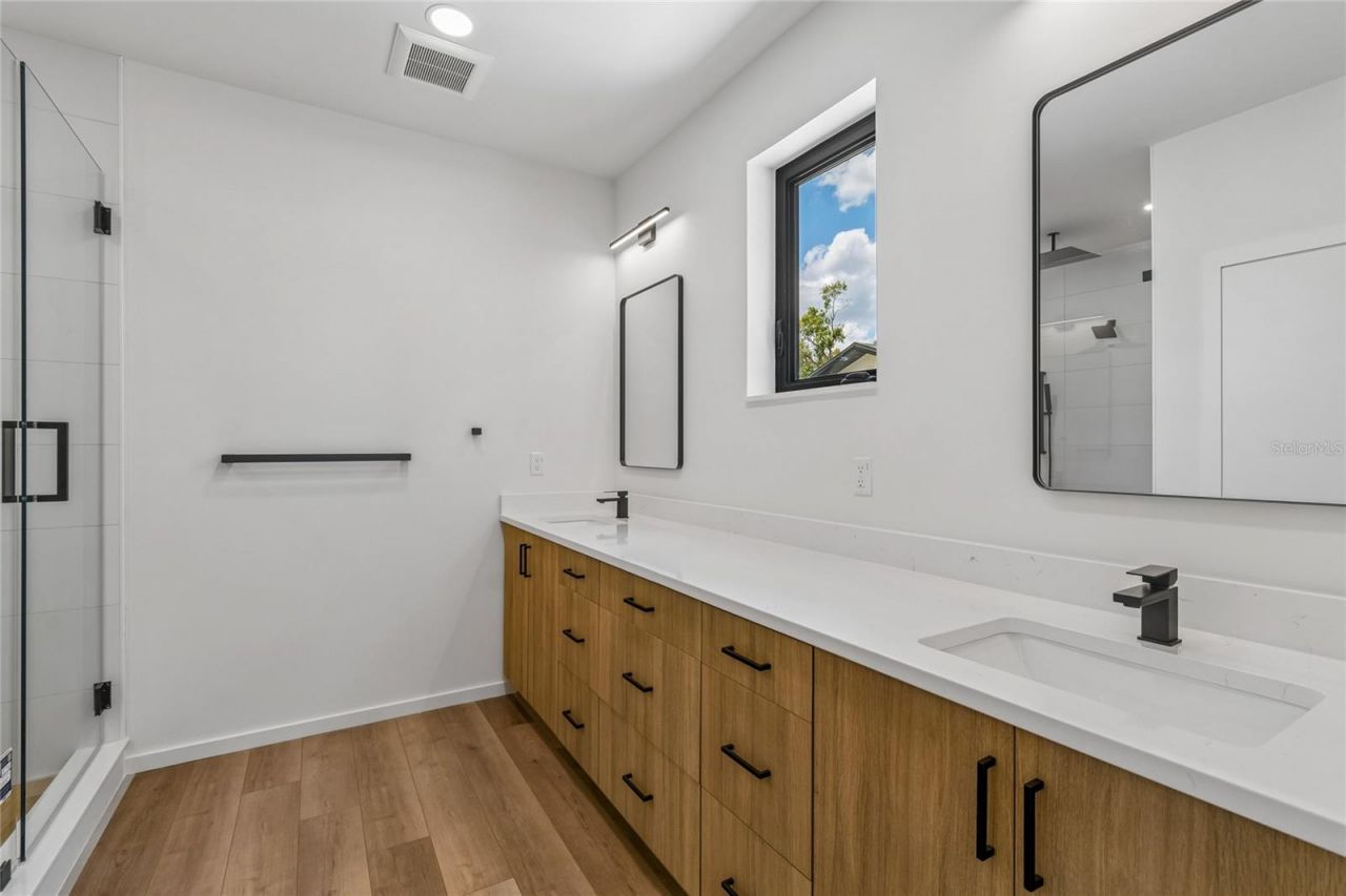 1305 Hilton Place, Tampa, FL 33604 Photo