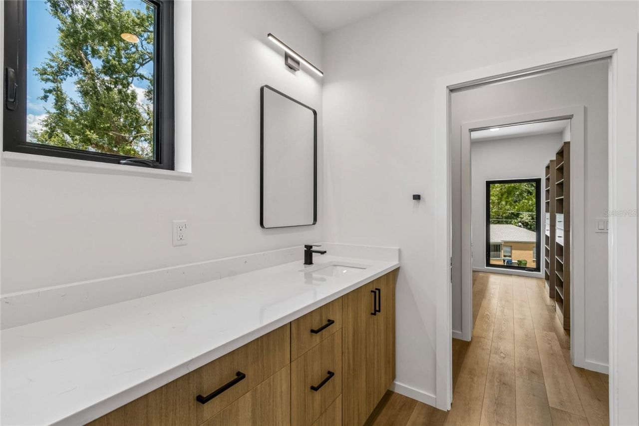 1305 Hilton Place, Tampa, FL 33604 Photo