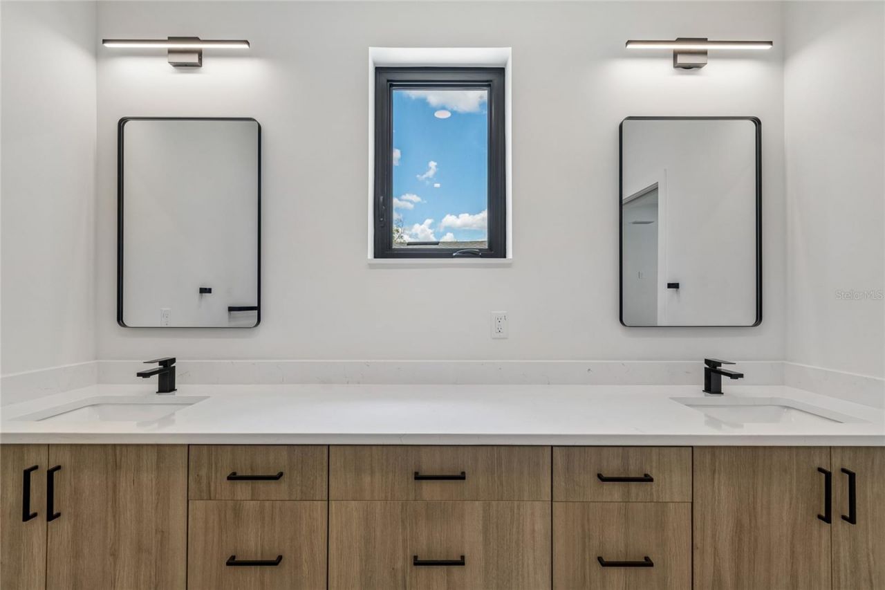 1305 Hilton Place, Tampa, FL 33604 Photo