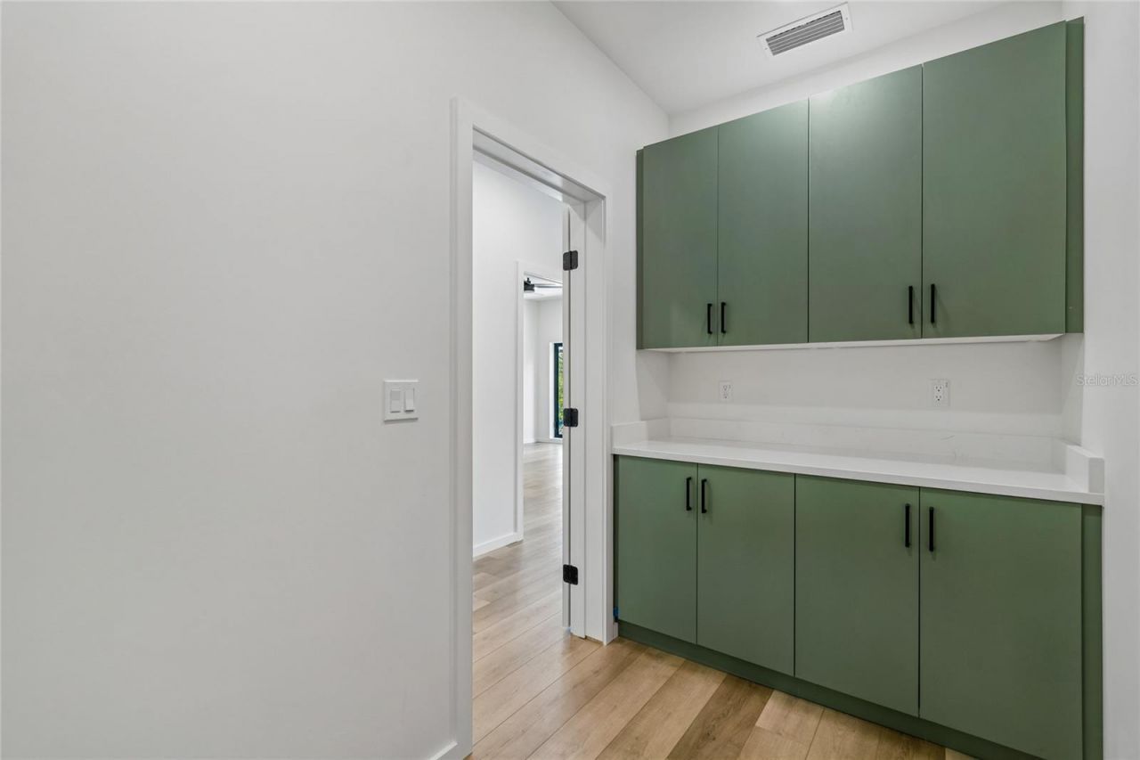 1305 Hilton Place, Tampa, FL 33604 Photo