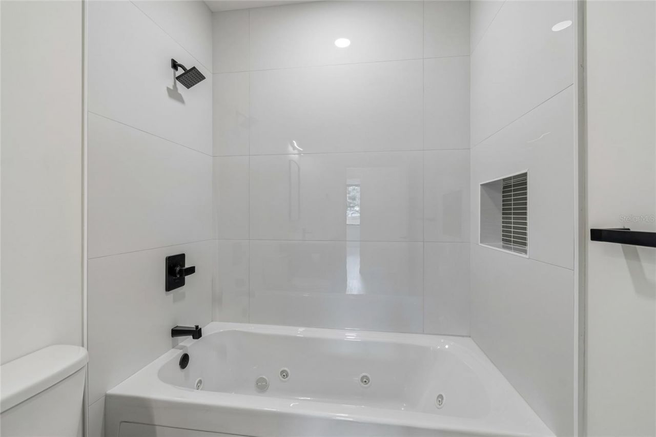 1305 Hilton Place, Tampa, FL 33604 Photo
