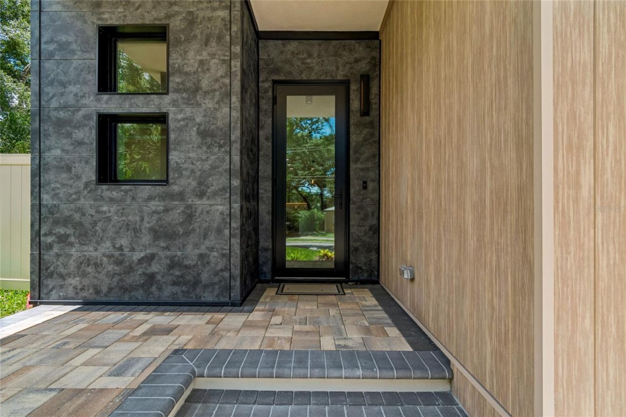 1305 Hilton Place, Tampa, FL 33604 Photo