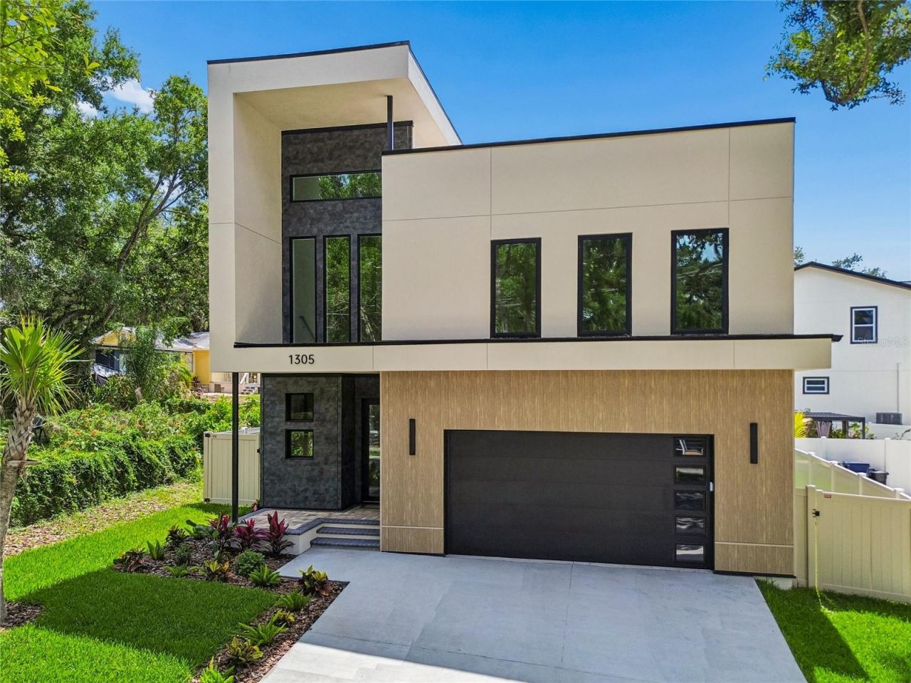 1305 Hilton Place, Tampa, FL 33604 Photo