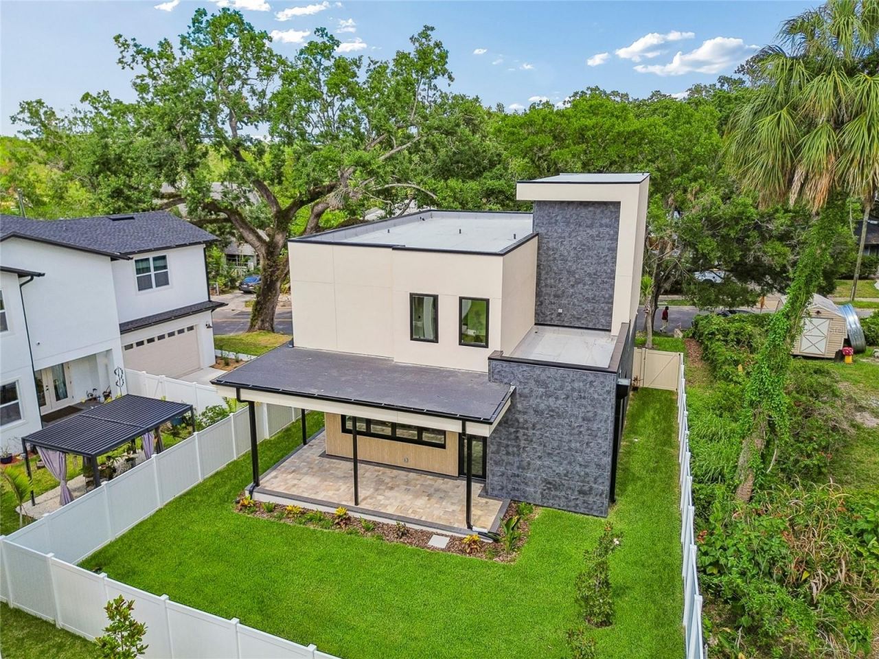 1305 Hilton Place, Tampa, FL 33604 Photo
