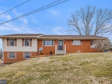 3360 SENEDO ROAD, QUICKSBURG, VA 22847