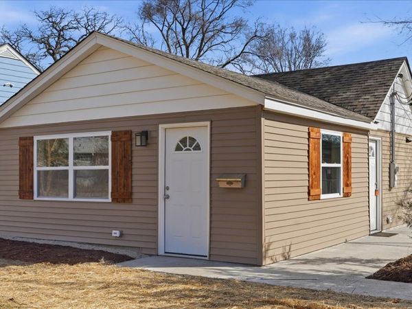 2407 Horeb Avenue , Zion, IL 60099