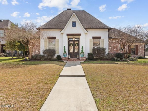 112 Grandview Terrace Drive , Youngsville, LA 70592