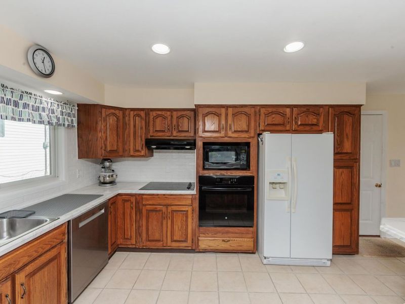 1066 Burkwood Road , Mansfield, OH 44907 Photo 13