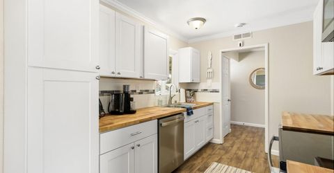 2117 Venus Dr, Sacramento, CA 95864 Photo