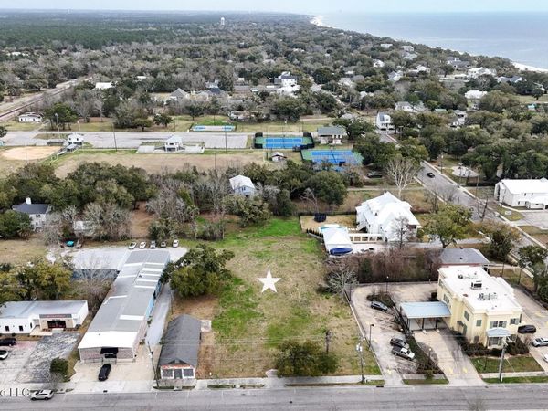 224 Davis Avenue, Pass Christian, MS 39571