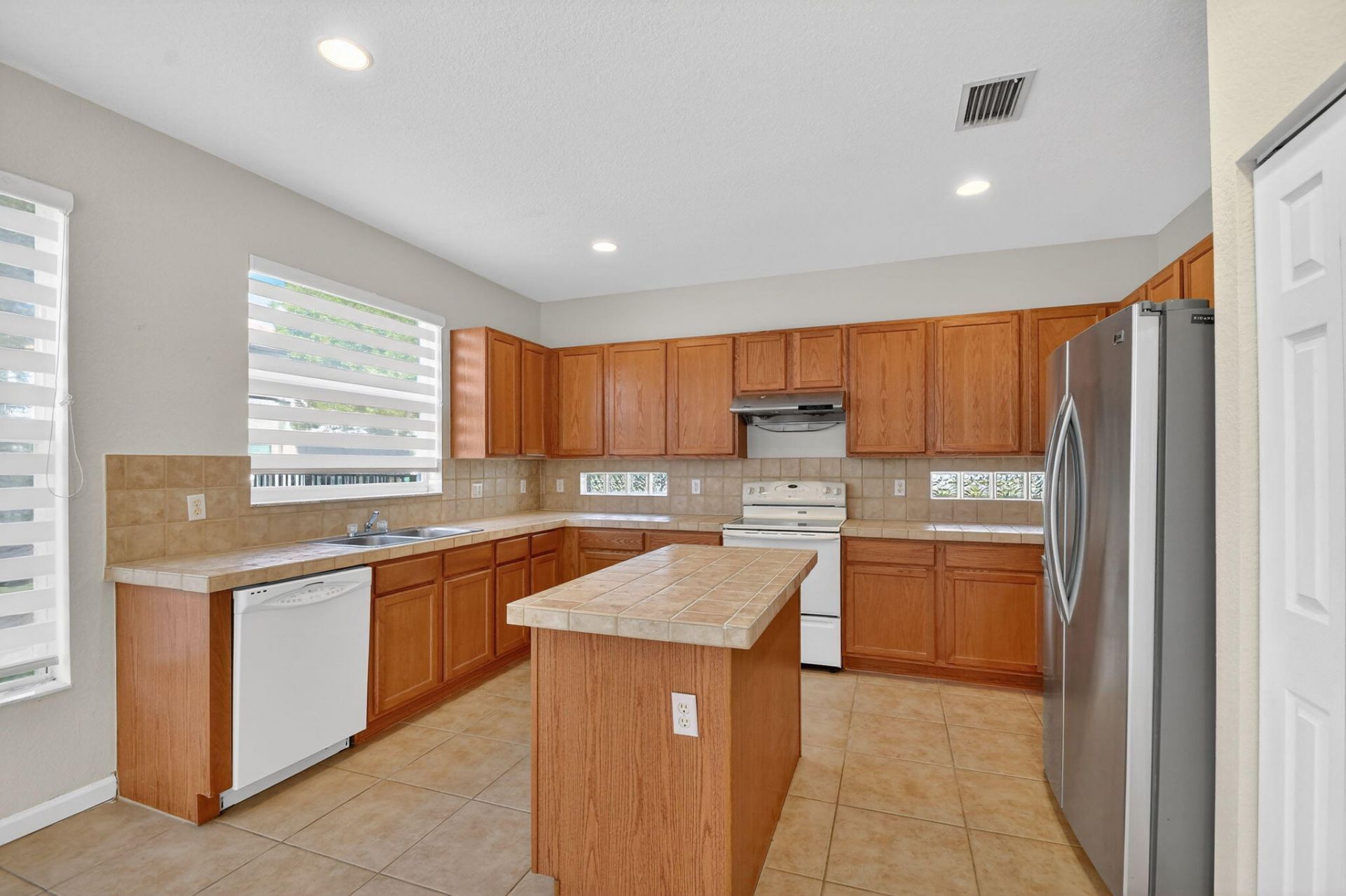 1053 Center Stone Lane, Riviera Beach, FL 33404 Photo