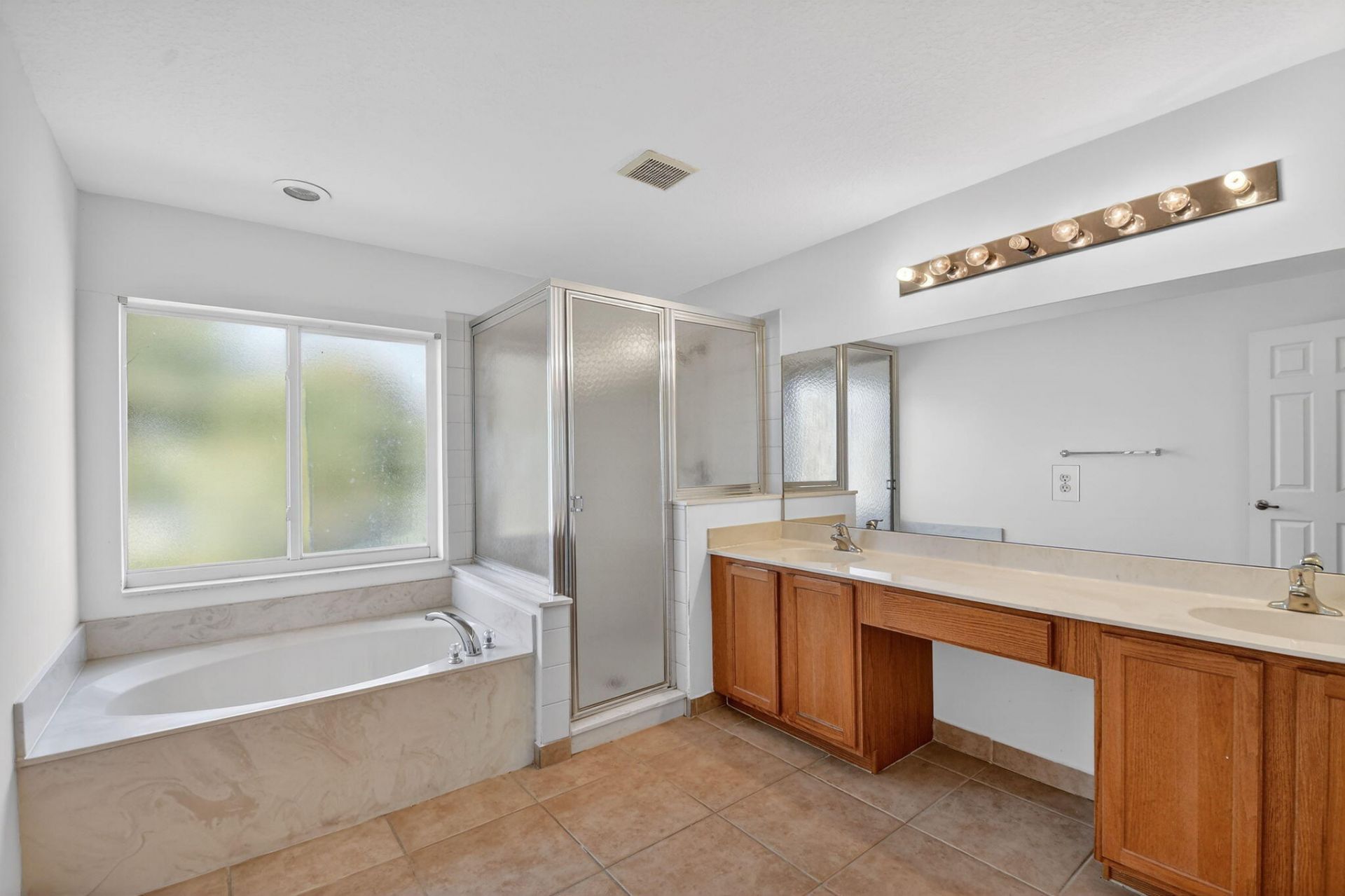 1053 Center Stone Lane, Riviera Beach, FL 33404 Photo