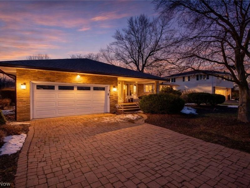 1196 N Skyline Drive, Seven Hills, OH 44131 Photo 2