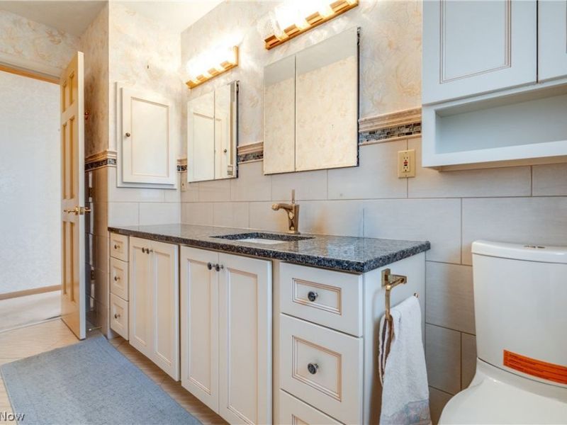 1196 N Skyline Drive, Seven Hills, OH 44131 Photo 22