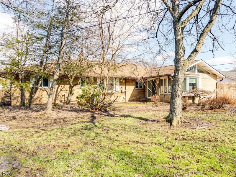 1196 N Skyline Drive, Seven Hills, OH 44131 Photo 6