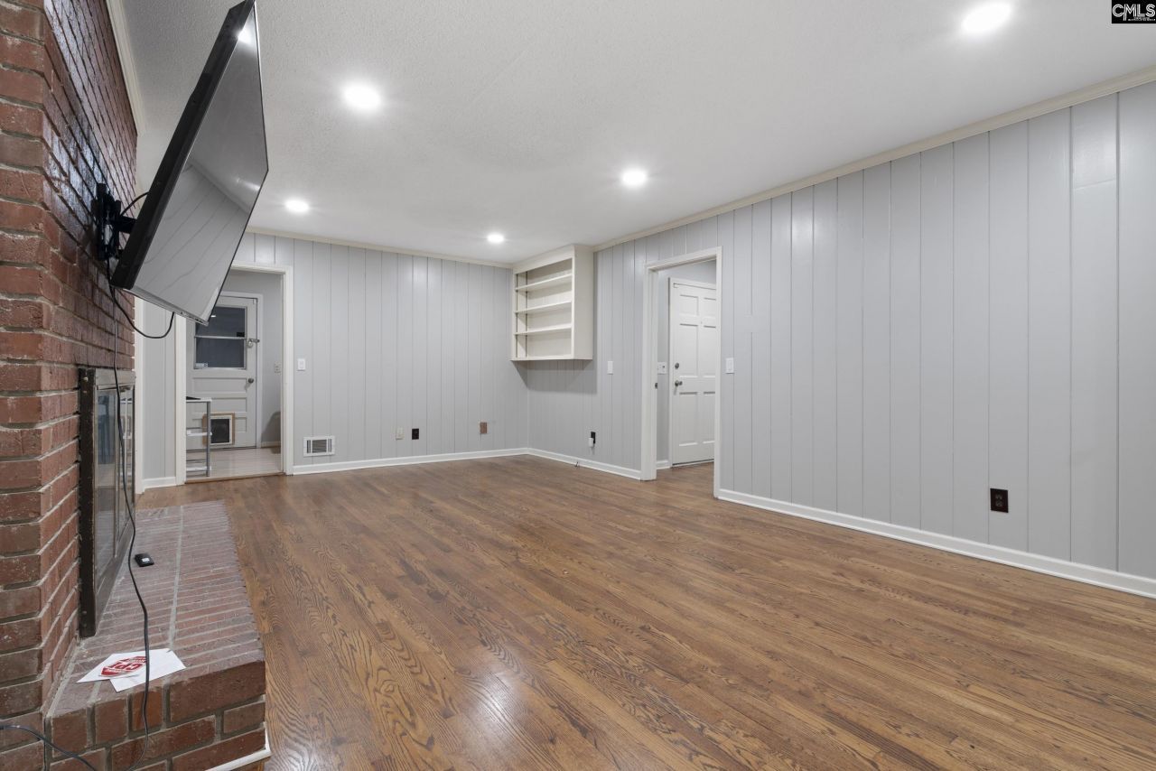 3301 Overcreek  Photo 10