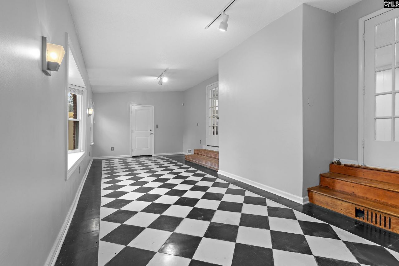 3301 Overcreek  Photo 11