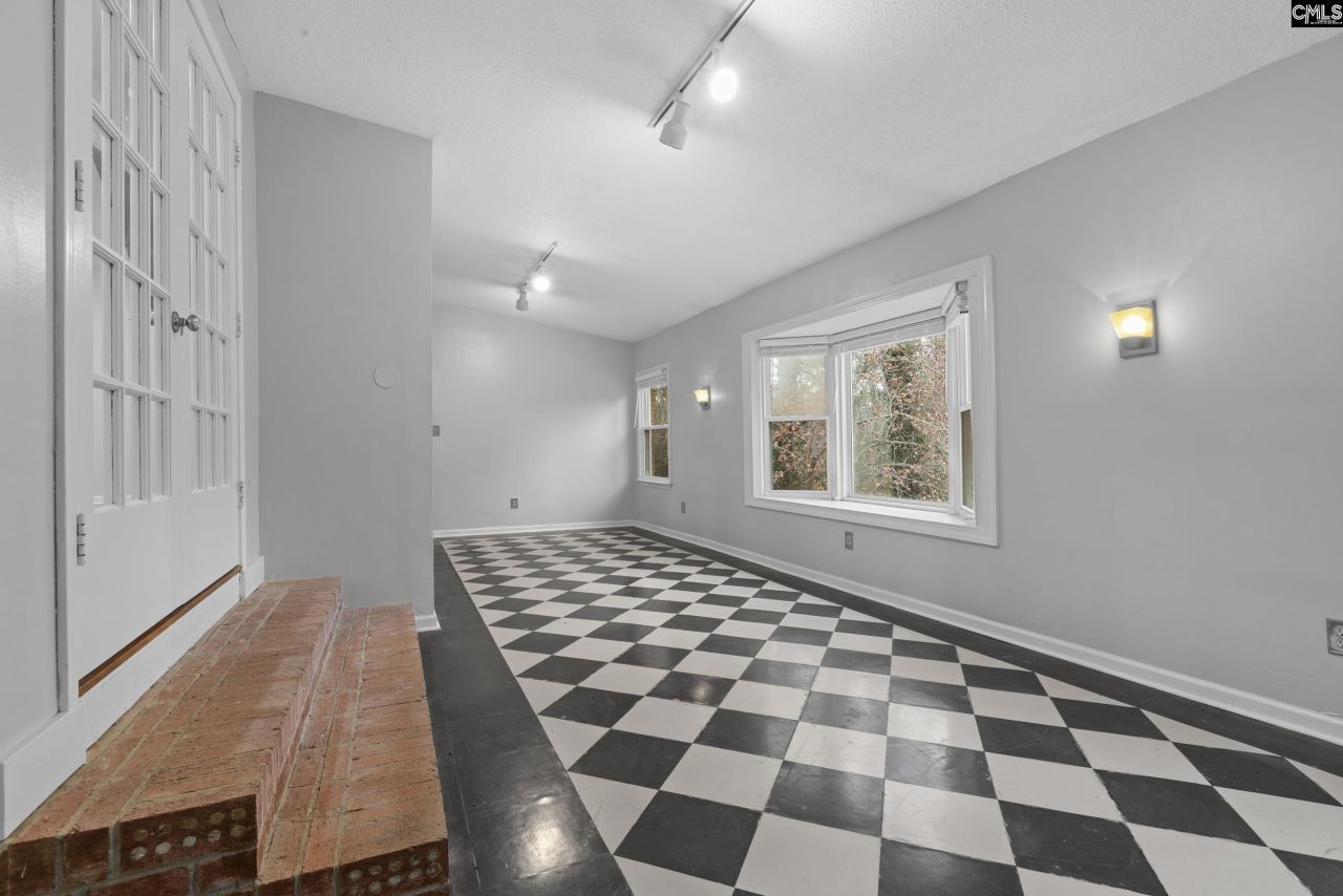 3301 Overcreek  Photo 12