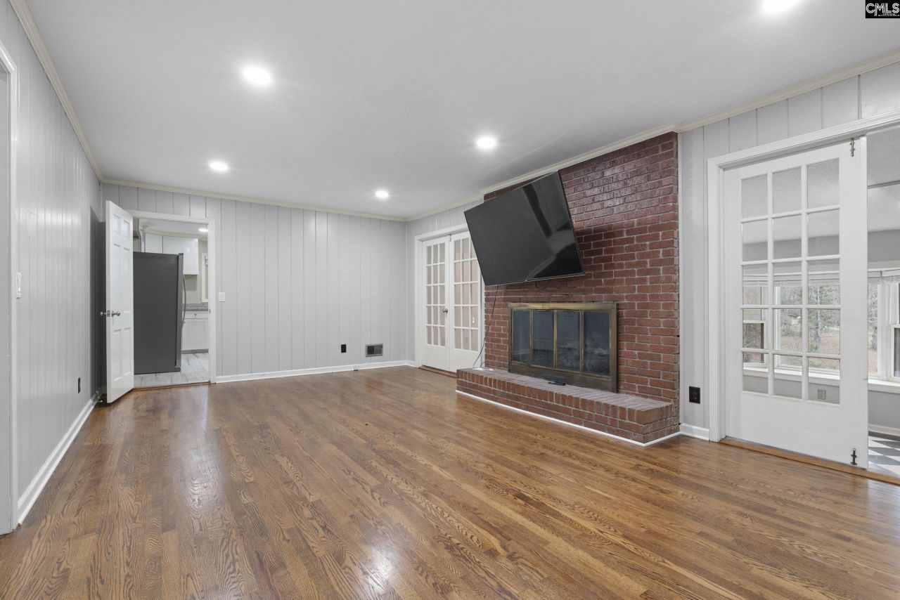 3301 Overcreek  Photo 9