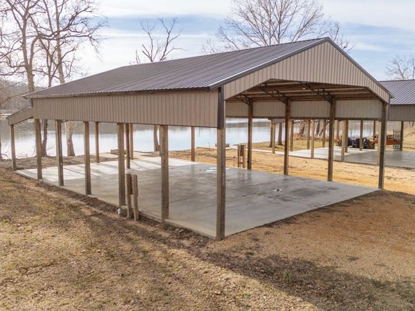 209 Hardin Bottom River Rd , Clifton, TN 38425