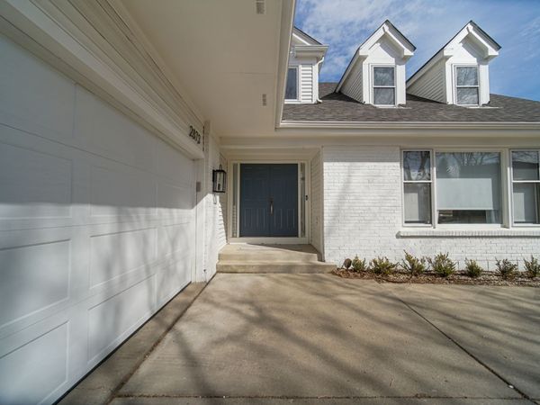 2873 Whispering Oaks Drive, Buffalo Grove, IL 60089