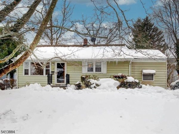 128 Runyon Ave, Franklin, NJ 08873