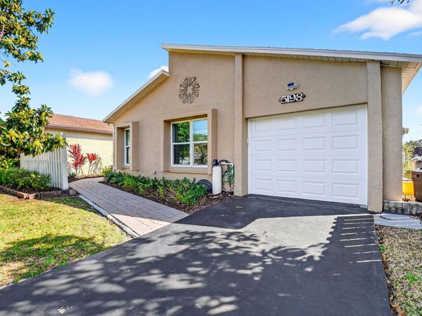 5198 Mirror Lakes Boulevard, Boynton Beach, FL 33472