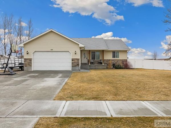 4676 Weigel Circle, IONA, ID 83427