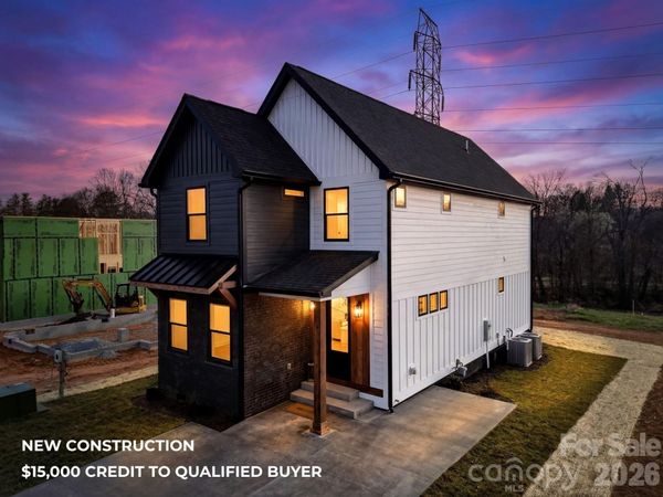 4 S Martha Kate Drive, Hendersonville, NC 28792