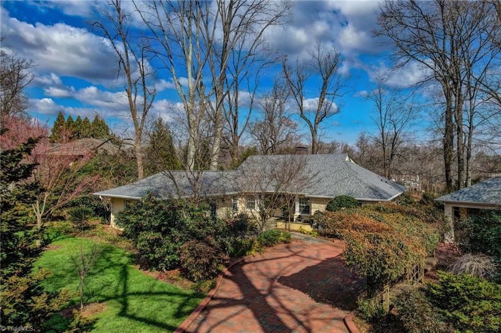 202 Kemp Road W, Greensboro, NC 27410 Main Photo