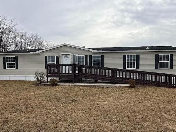 38 MAIZEFIELD DRIVE, SHIPPENSBURG, PA 17257