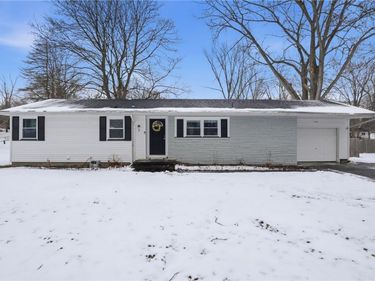 7 Francis Drive, Penfield, NY 14526