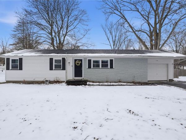 7 Francis Drive, Penfield, NY 14526