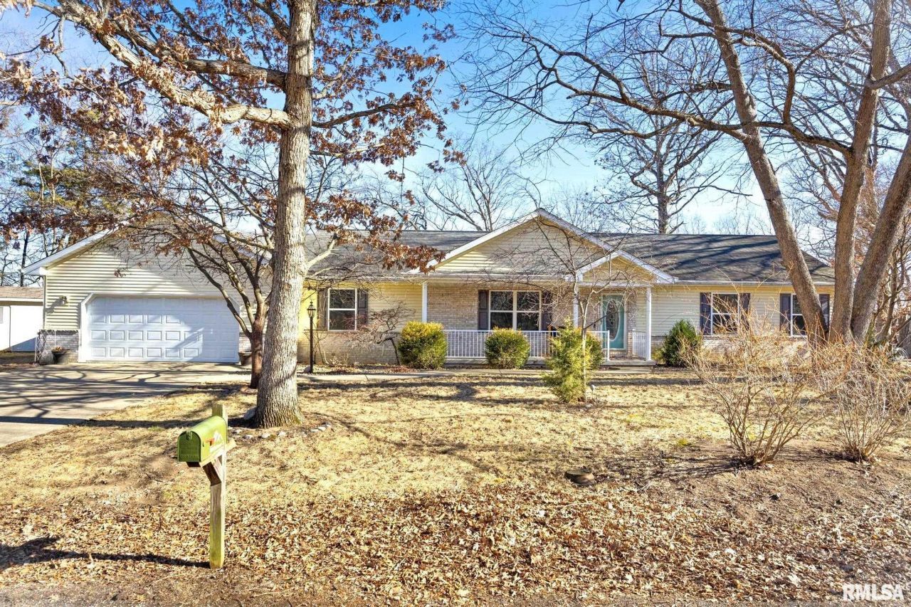 109 Oaklawn Court, East Peoria, IL 61611 Main Photo