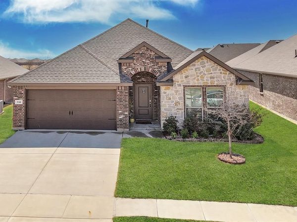 710 Fort Lane , Fate, TX 75189