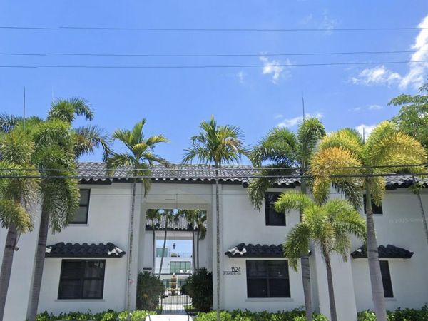 1524 SE 12th Street, Unit 6, Fort Lauderdale, FL 33316