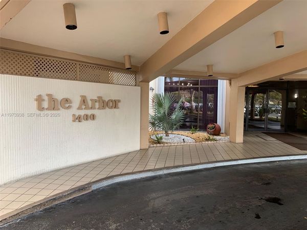 1400 Saint Charles, Unit 313, Pembroke Pines, FL 33026