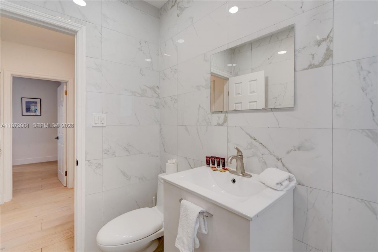 347 NE 110th St , Miami, FL 33161 Photo