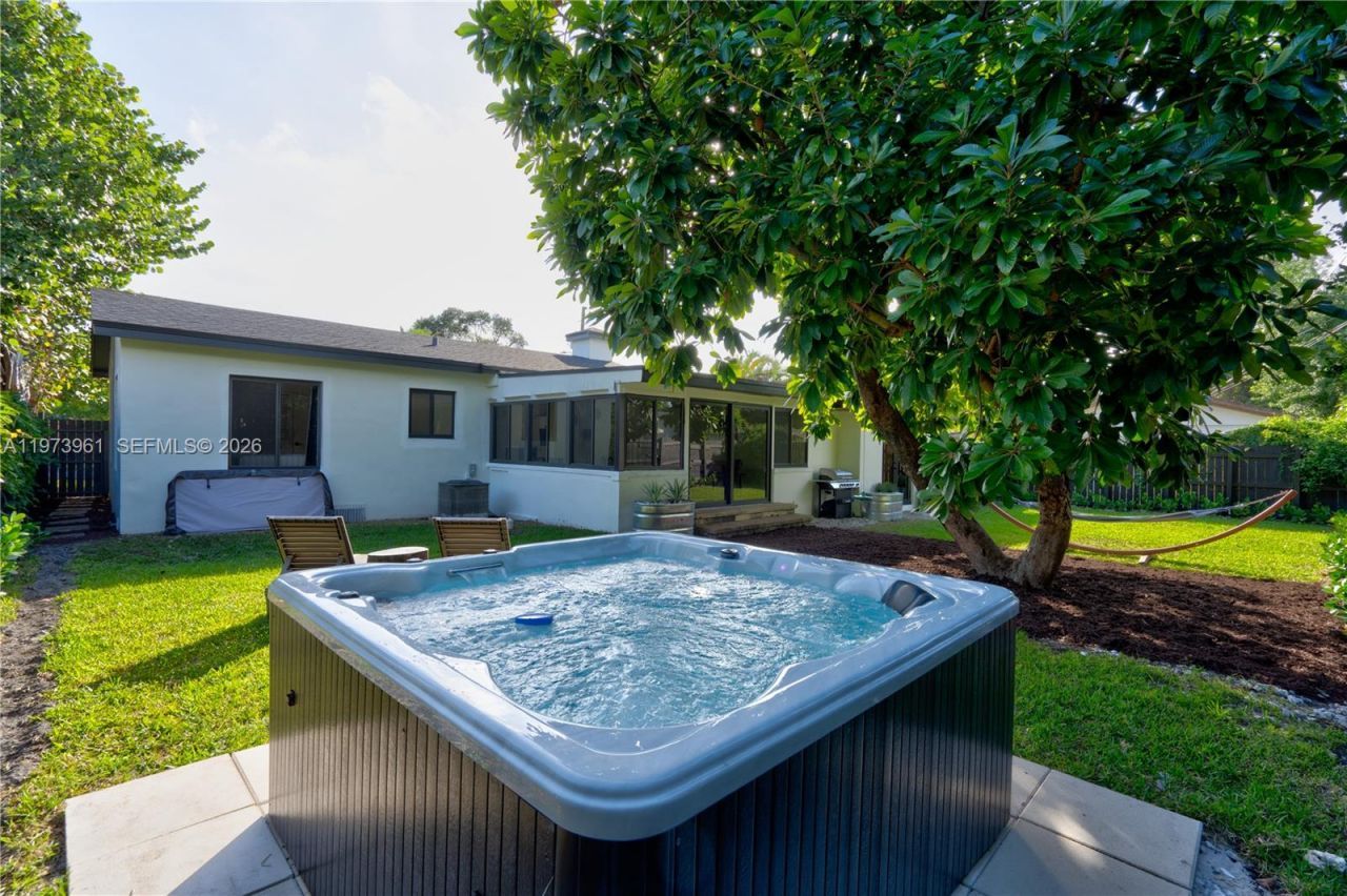 347 NE 110th St , Miami, FL 33161 Photo