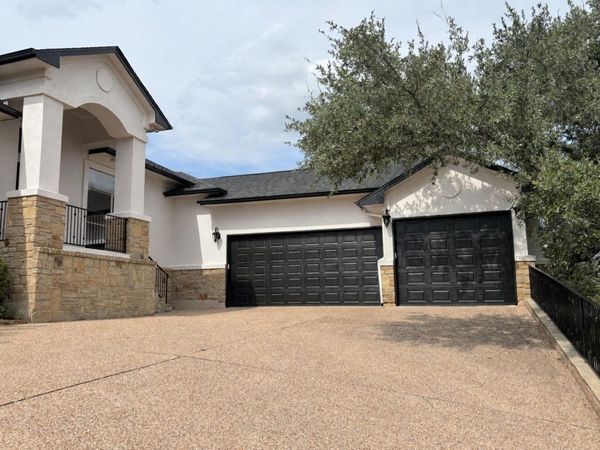 17109 Northlake Hills DR, Jonestown, TX 78645