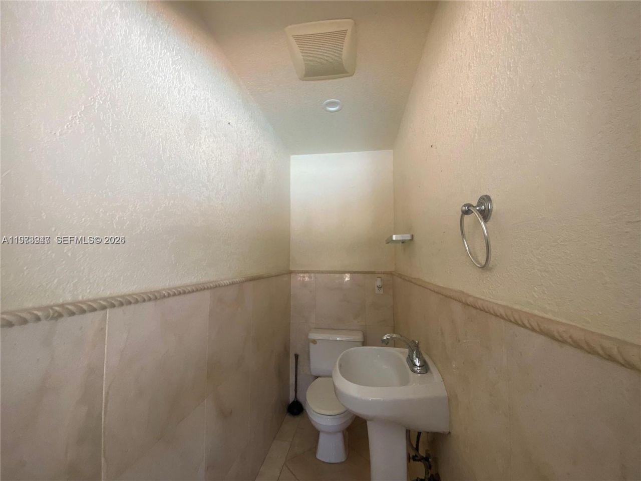 700 Curtiss Pkwy , Miami Springs, FL 33166 Photo