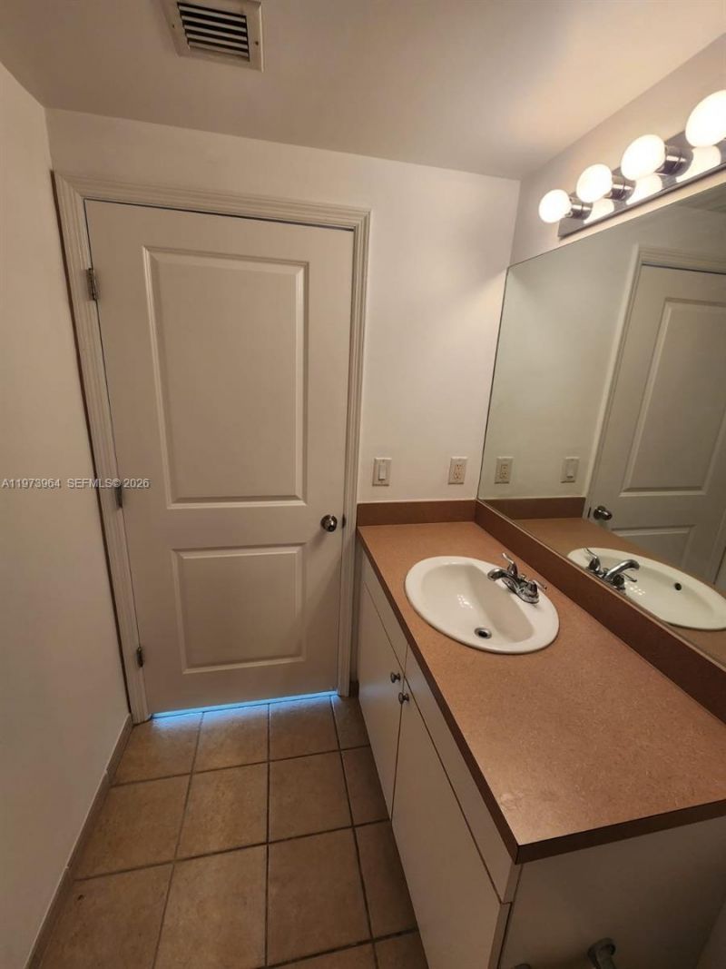 1250 S Miami Ave, Unit 909, Miami, FL 33130 Photo