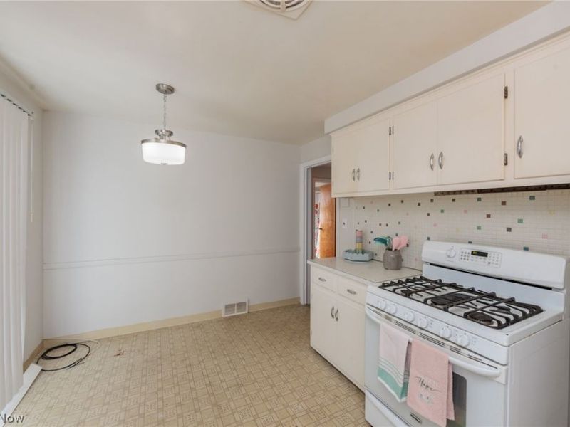 94 Southwick Drive, Bedford, OH 44146 Photo 11