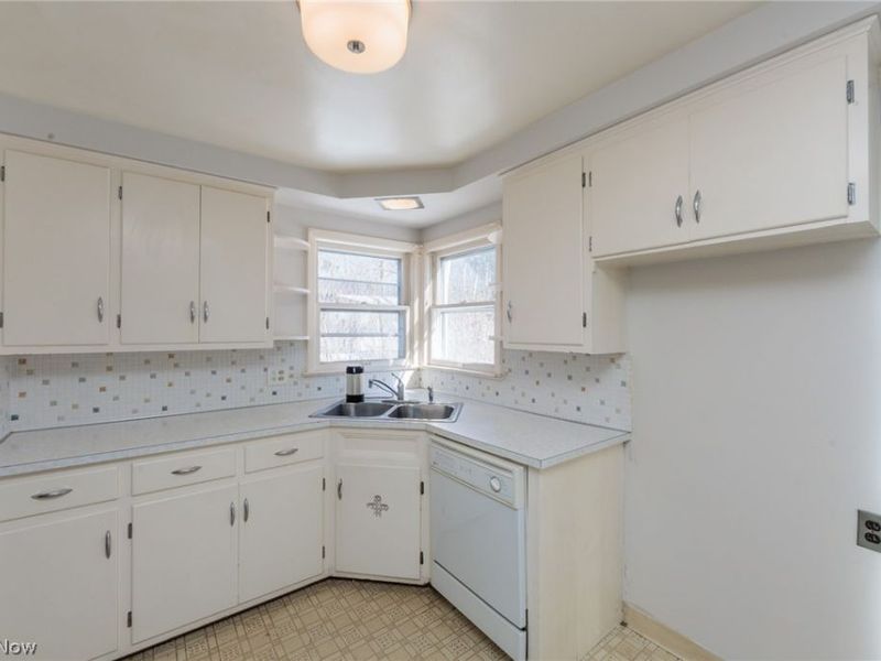 94 Southwick Drive, Bedford, OH 44146 Photo 7