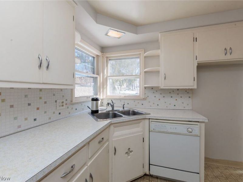 94 Southwick Drive, Bedford, OH 44146 Photo 8